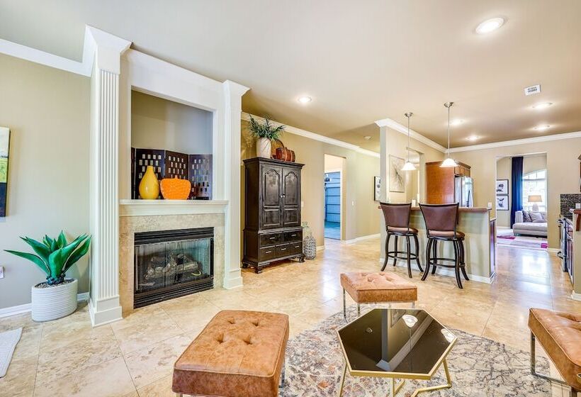 Spacious Family Home 3 Mi To Downtown Fayetteville