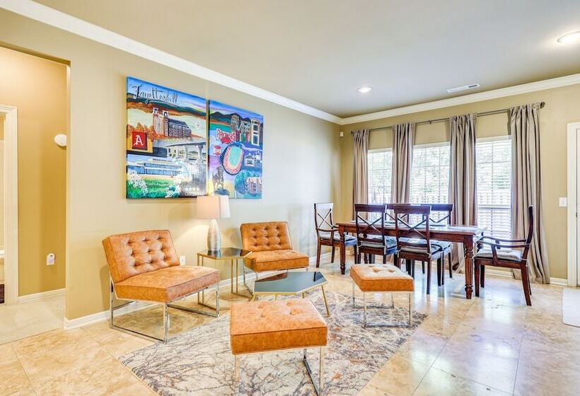 Spacious Family Home 3 Mi To Downtown Fayetteville