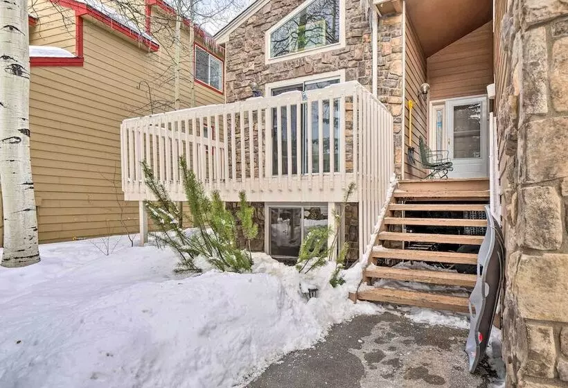 Spacious Frisco Retreat W/ Private Hot Tub!