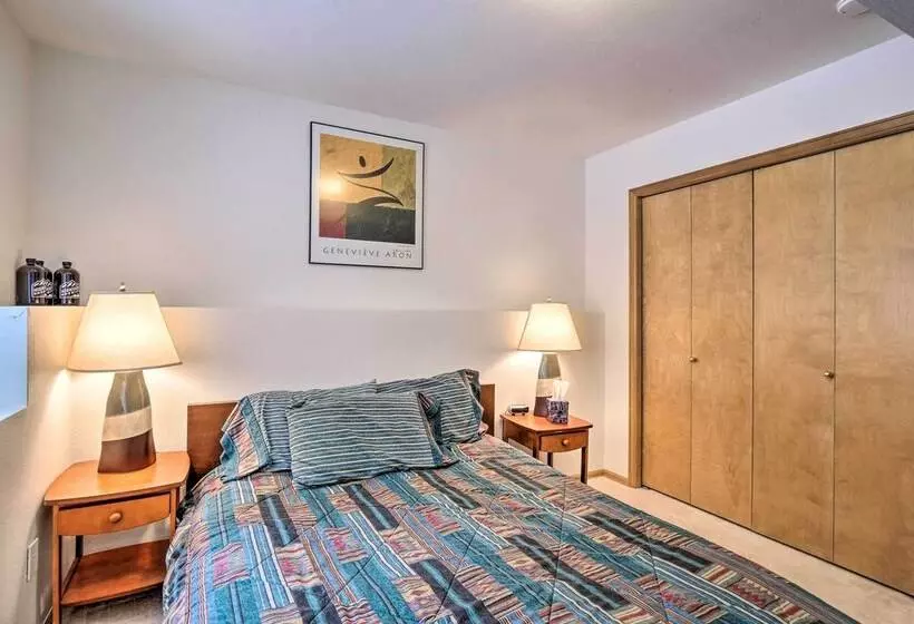 Spacious Frisco Retreat W/ Private Hot Tub!