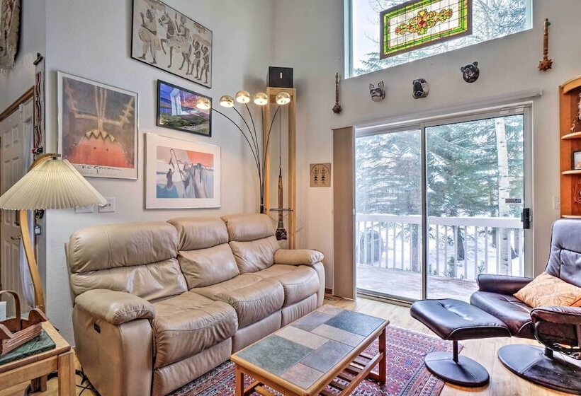 Spacious Frisco Retreat W/ Private Hot Tub!