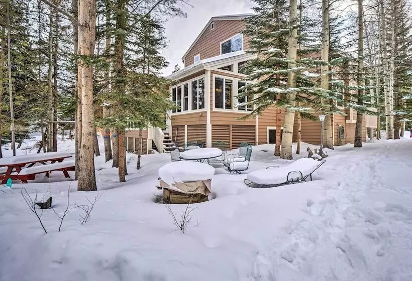 Spacious Frisco Retreat W/ Private Hot Tub!