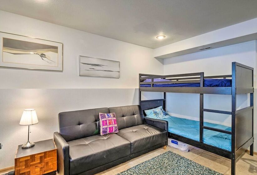 Spacious Frisco Retreat W/ Private Hot Tub!