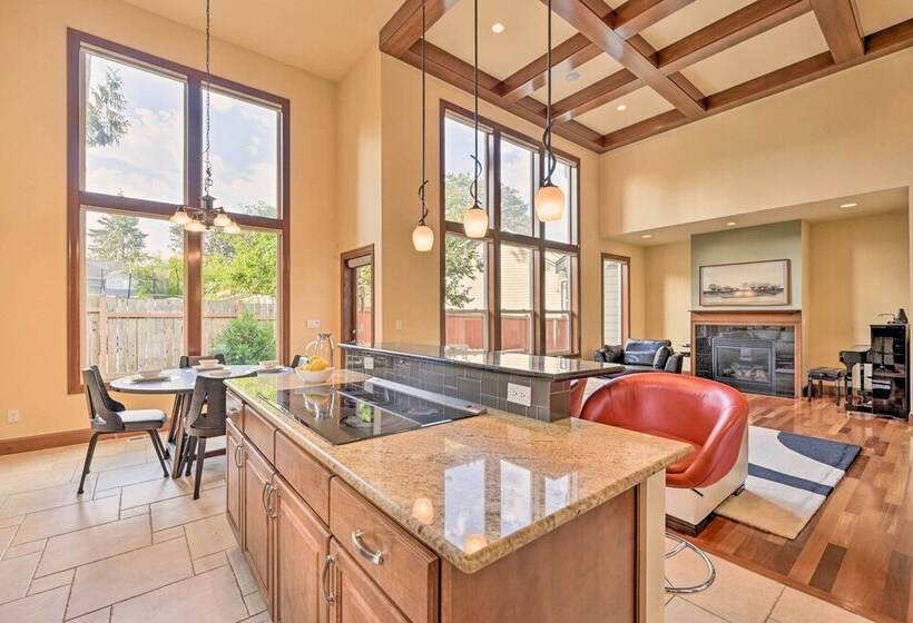 Spacious Kirkland Home 15 Mi To Dtwn Seattle!
