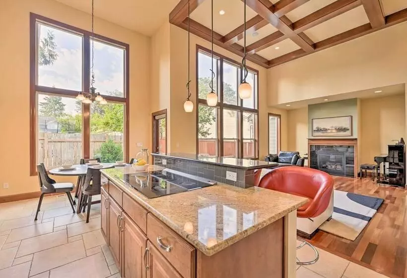 Spacious Kirkland Home 15 Mi To Dtwn Seattle!