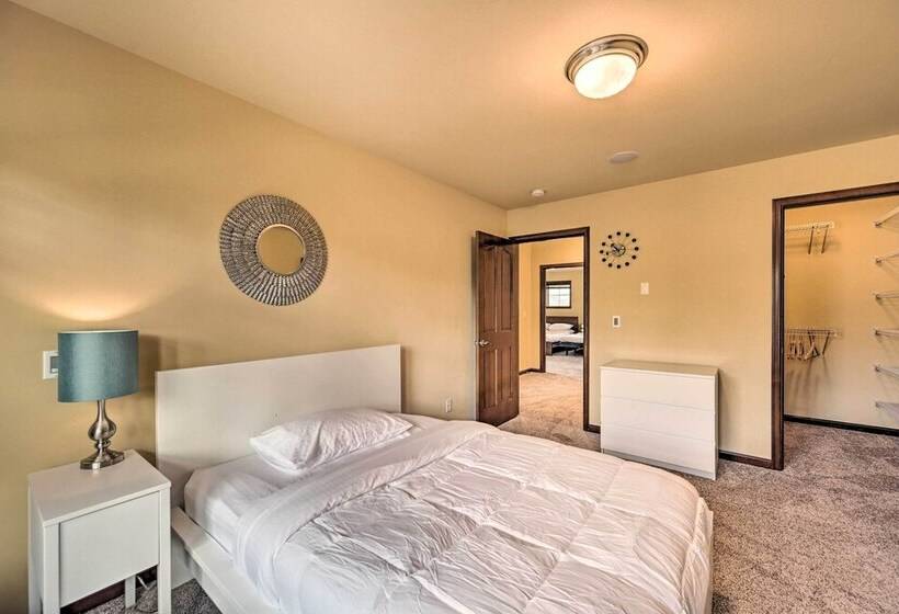 Spacious Kirkland Home 15 Mi To Dtwn Seattle!