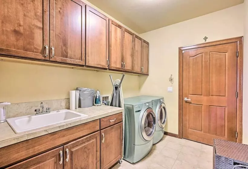 Spacious Kirkland Home 15 Mi To Dtwn Seattle!