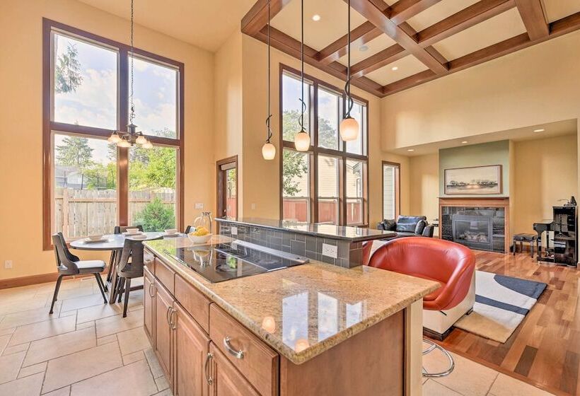 Spacious Kirkland Home 15 Mi To Dtwn Seattle!