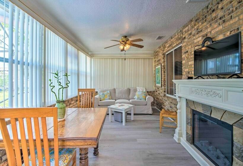 Spring Hill Retreat W/ Heated Pool & 4 In 1 Grill
