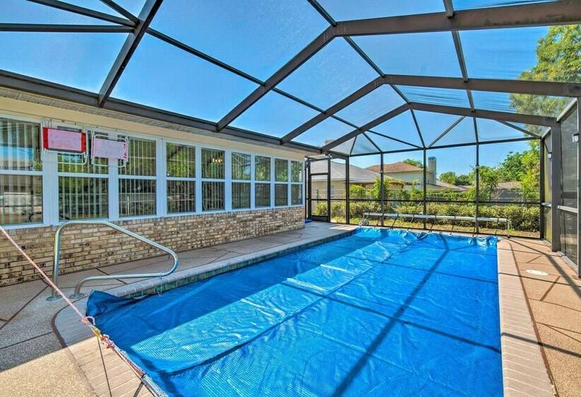 Spring Hill Retreat W/ Heated Pool & 4 In 1 Grill