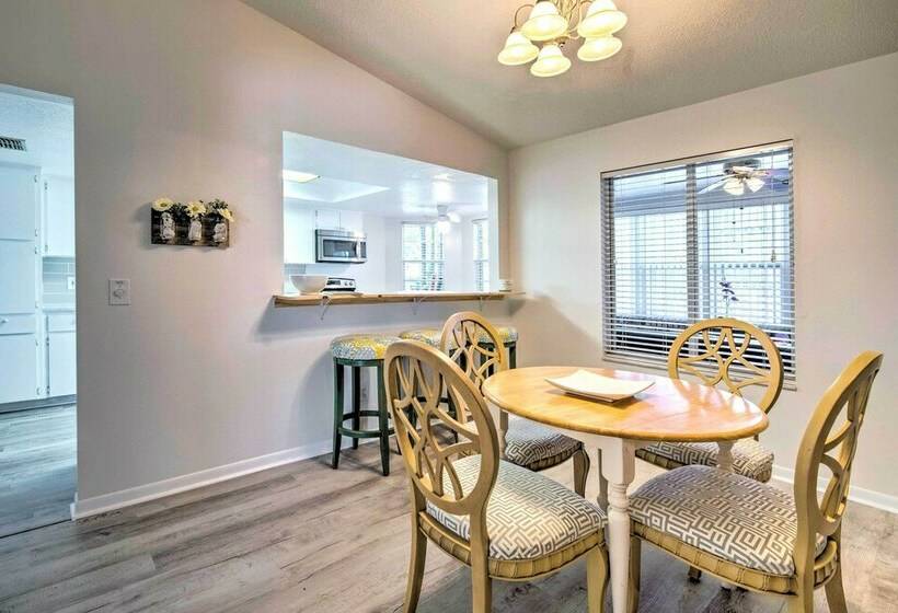 Spring Hill Retreat W/ Heated Pool & 4 In 1 Grill