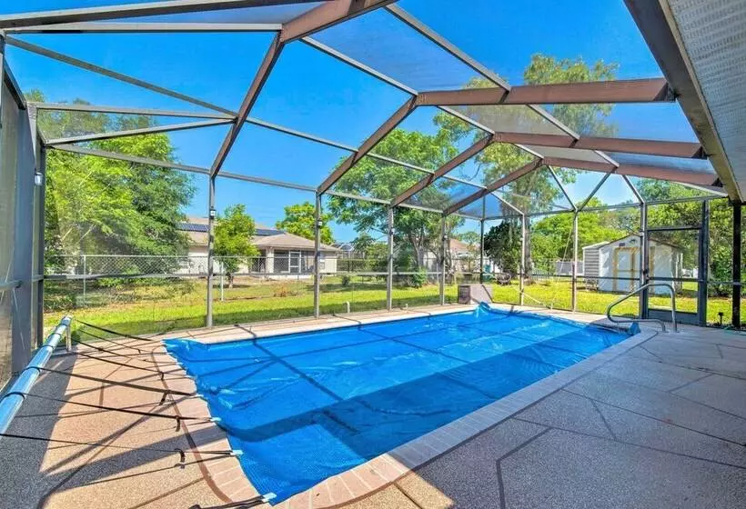 Spring Hill Retreat W/ Heated Pool & 4 In 1 Grill