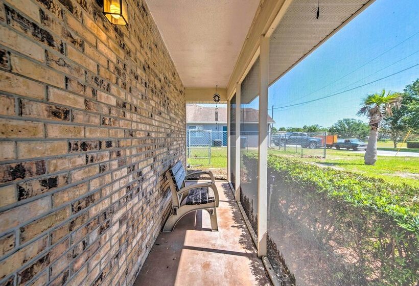 Spring Hill Retreat W/ Heated Pool & 4 In 1 Grill