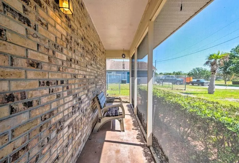 Spring Hill Retreat W/ Heated Pool & 4 In 1 Grill