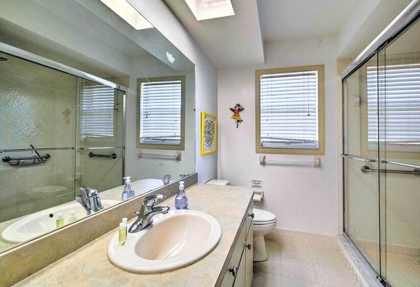 Spring Hill Retreat W/ Heated Pool & 4 In 1 Grill