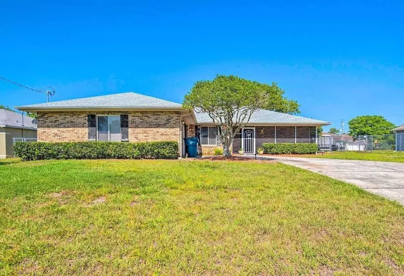 Spring Hill Retreat W/ Heated Pool & 4 In 1 Grill