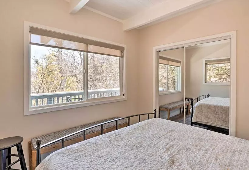 Stunning Lake Arrowhead Cabin W/ Lake Views!