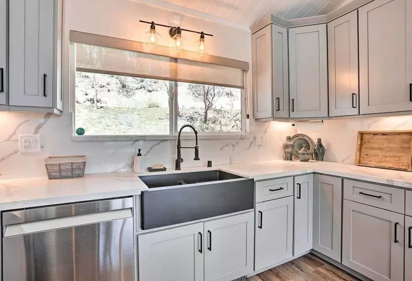 Stunning Lake Arrowhead Cabin W/ Lake Views!