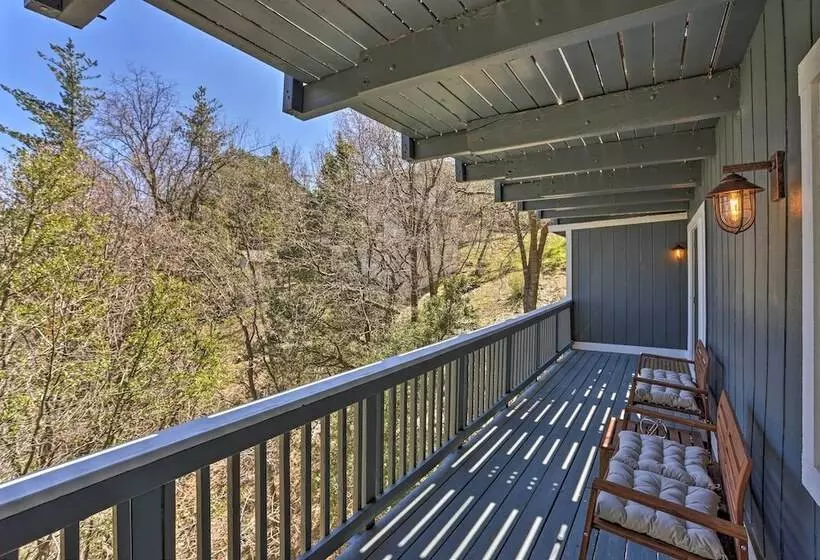 Stunning Lake Arrowhead Cabin W/ Lake Views!