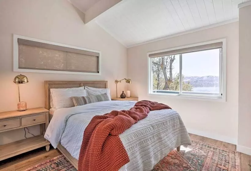 Stunning Lake Arrowhead Cabin W/ Lake Views!