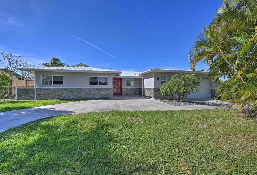 Pool, Dock, Game Room: Cape Coral Canal Home
