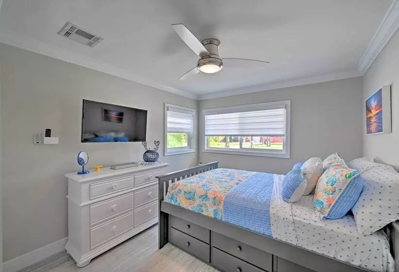 Pool, Dock, Game Room: Cape Coral Canal Home