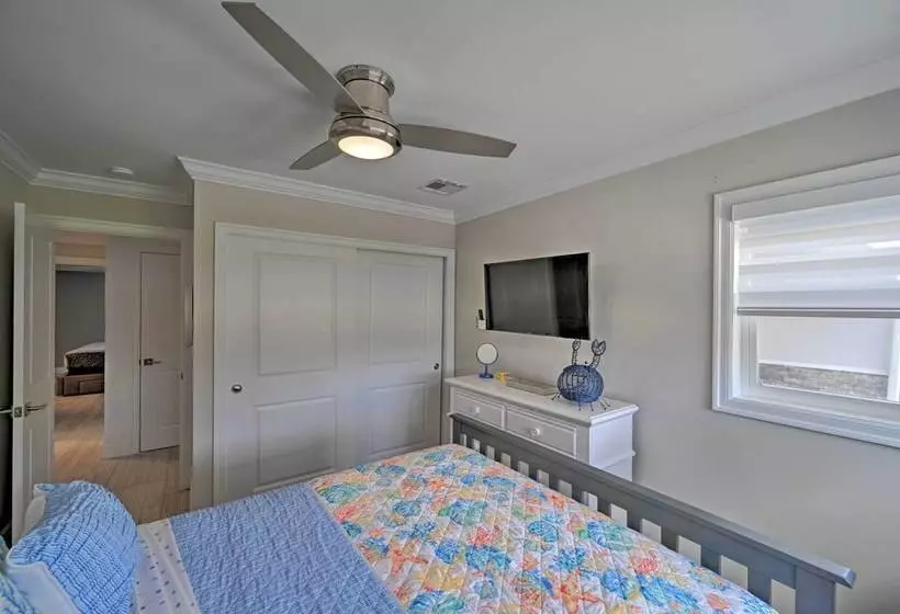 Pool, Dock, Game Room: Cape Coral Canal Home