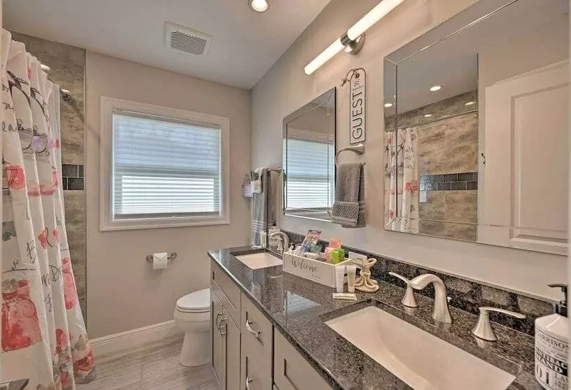Pool, Dock, Game Room: Cape Coral Canal Home