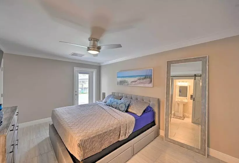 Pool, Dock, Game Room: Cape Coral Canal Home
