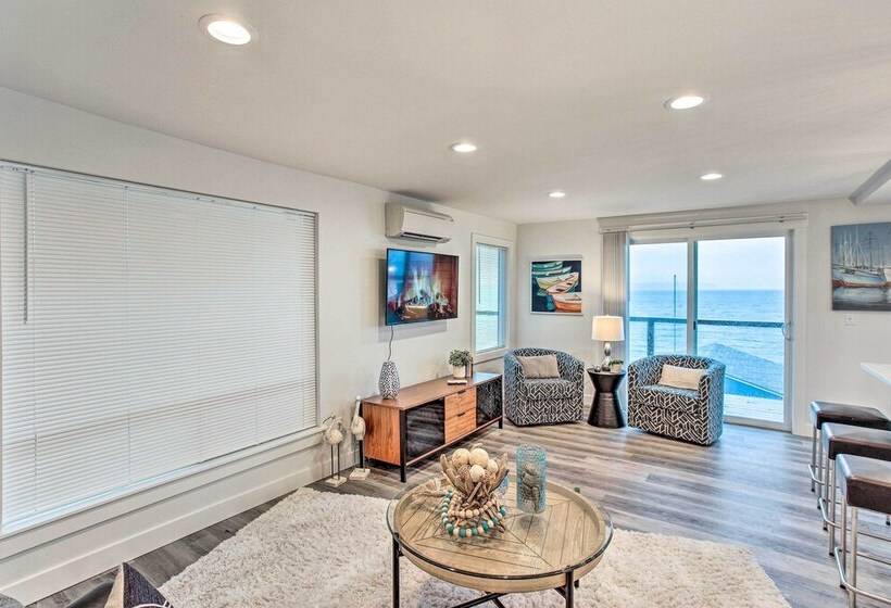 Tacoma Dash Point Beach Cabin W/ Balcony!