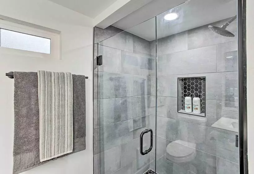 Tacoma  Dash Point Beach Cabin  W/ Balcony!