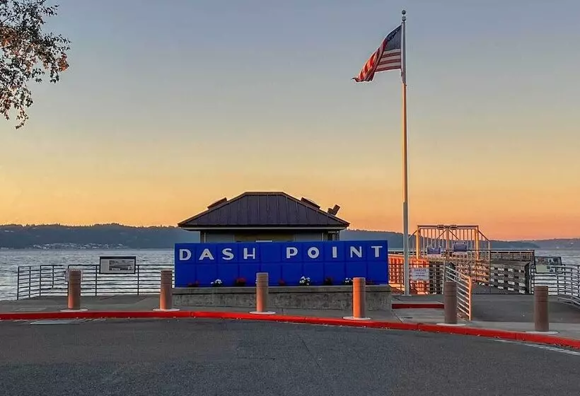 Tacoma  Dash Point Beach Cabin  W/ Balcony!