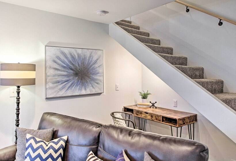 Tacoma Dash Point Beach Cabin W/ Balcony!