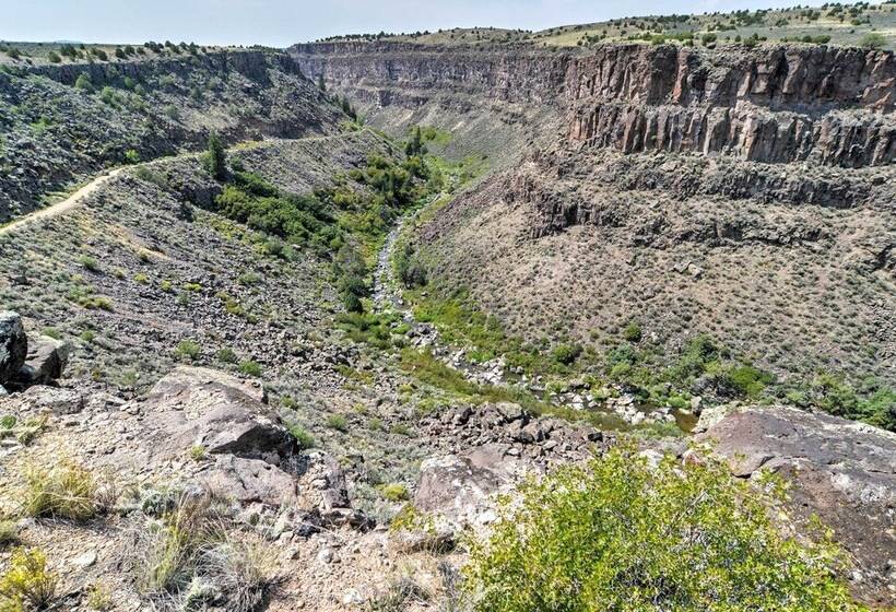 Traditional Taos Home: 26 Acres W/ Mountain Views