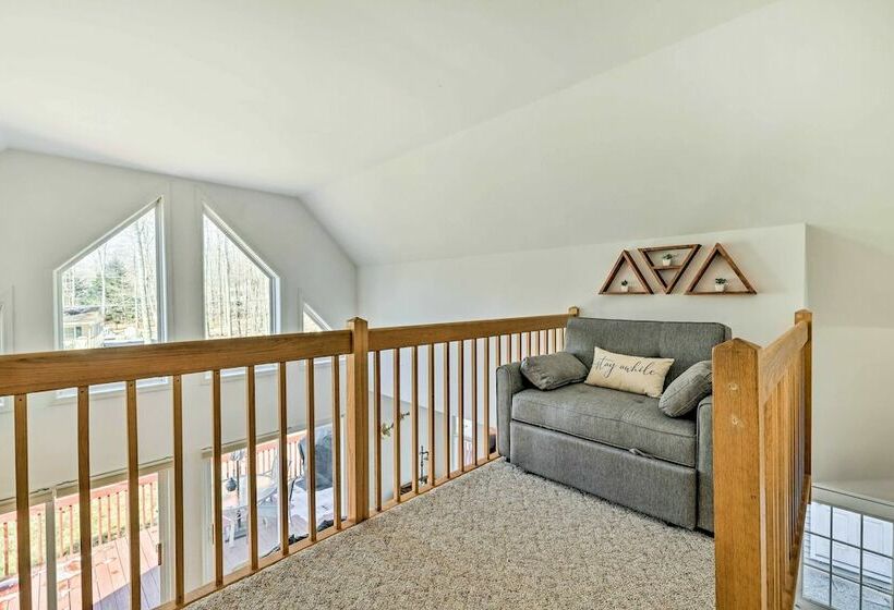 Tree Lined Pocono Lake Home W/ Hot Tub + Decks!