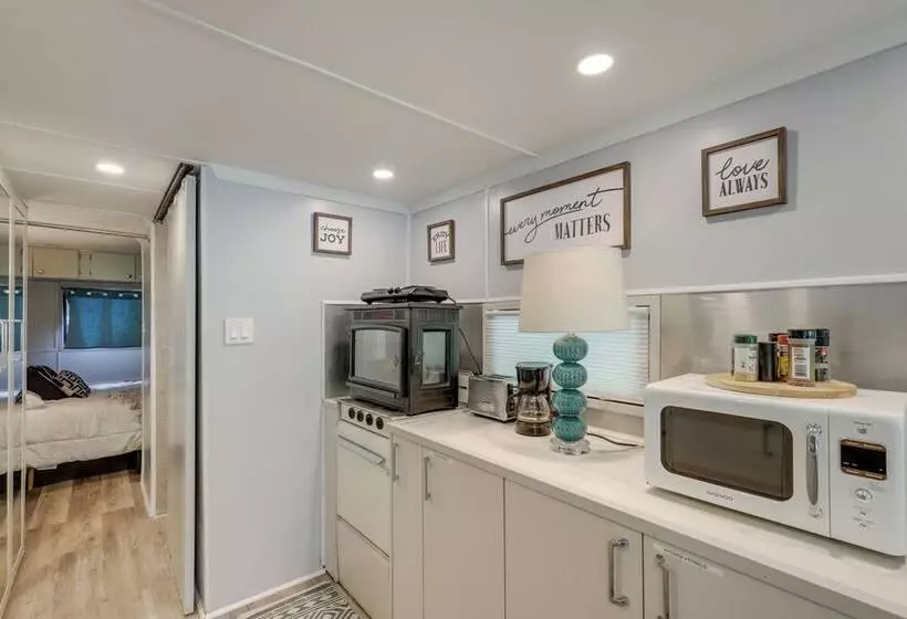 Unique Converted Trailer In Marshall: Pet Friendly