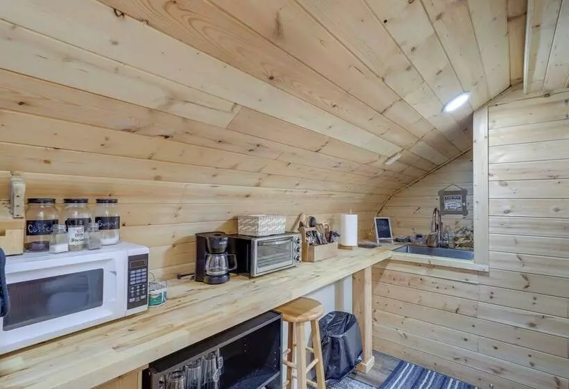 Unique Converted Trailer In Marshall: Pet Friendly