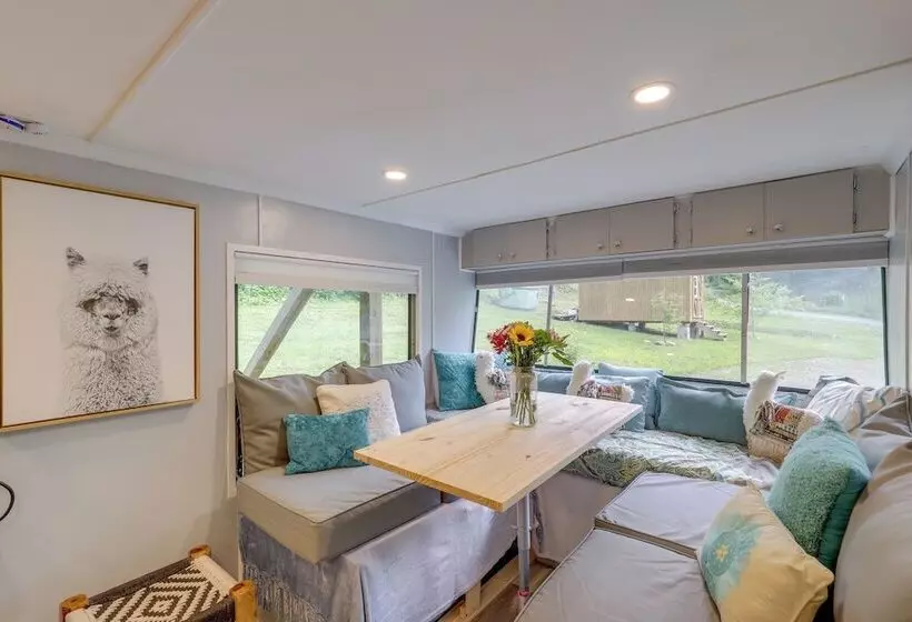 Unique Converted Trailer In Marshall: Pet Friendly