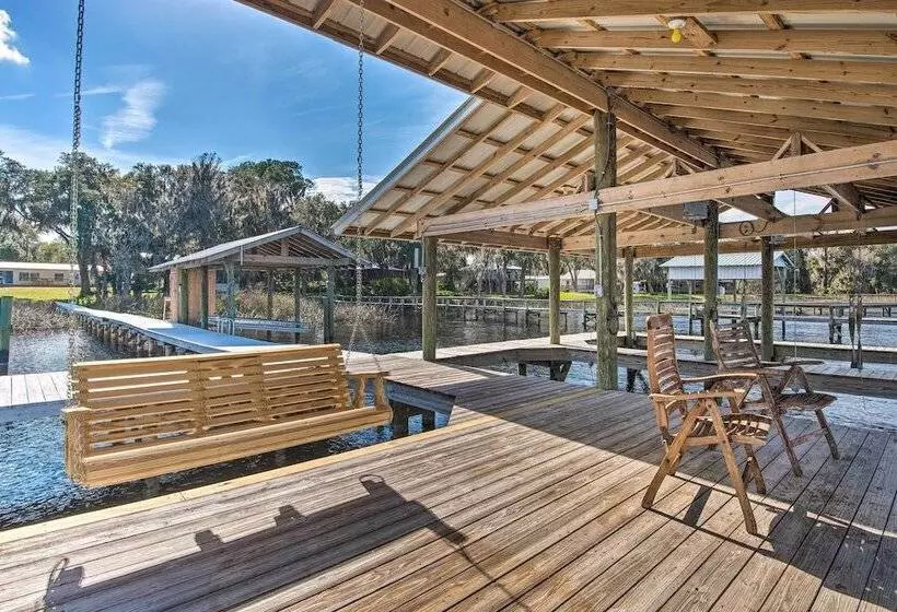 2 Living Rooms: Crescent City Home