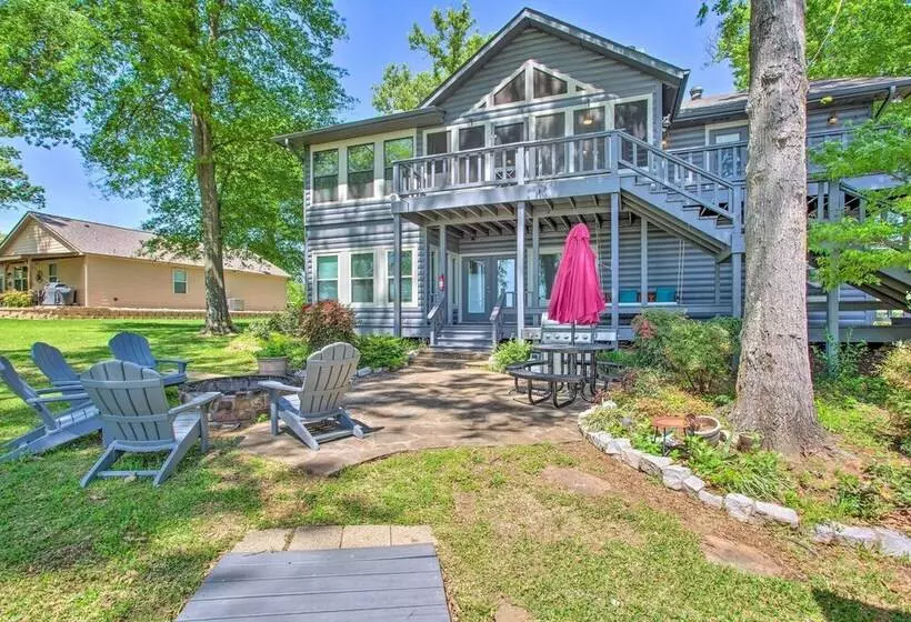 Waterfront Yantis Retreat W/ Deck & Zipline!