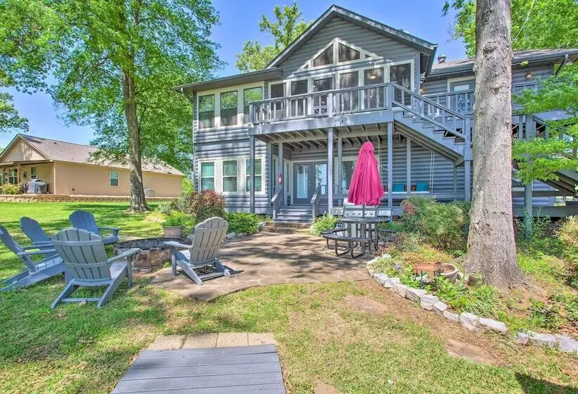 Waterfront Yantis Retreat W/ Deck & Zipline!