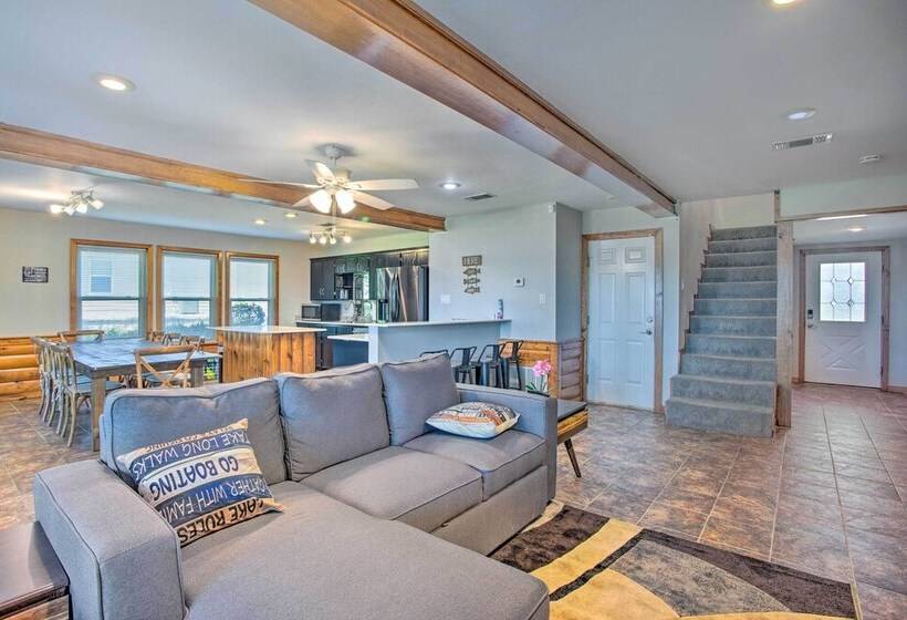 Waterfront Yantis Retreat W/ Deck & Zipline!