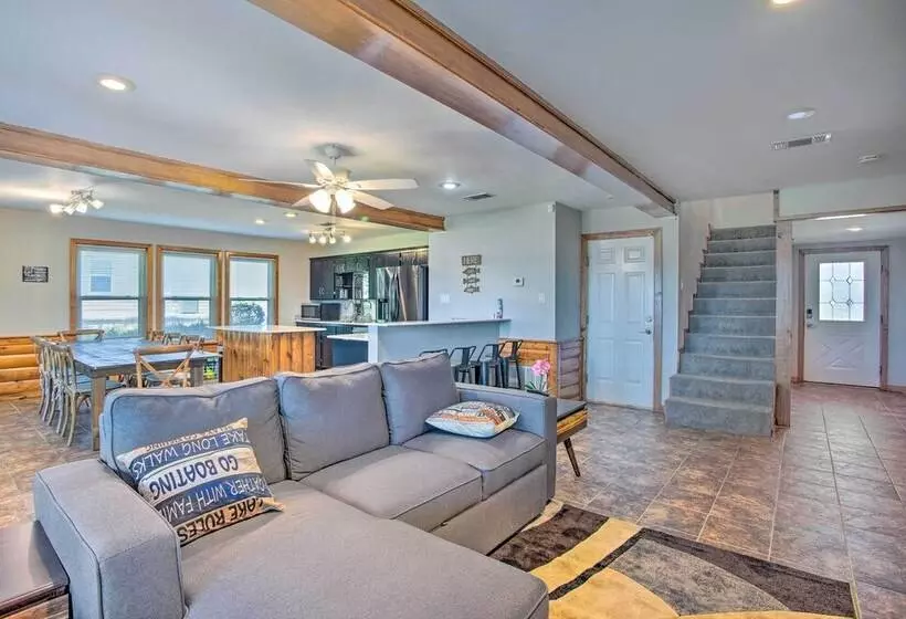 Waterfront Yantis Retreat W/ Deck & Zipline!