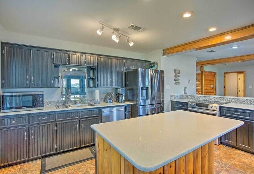 Waterfront Yantis Retreat W/ Deck & Zipline!