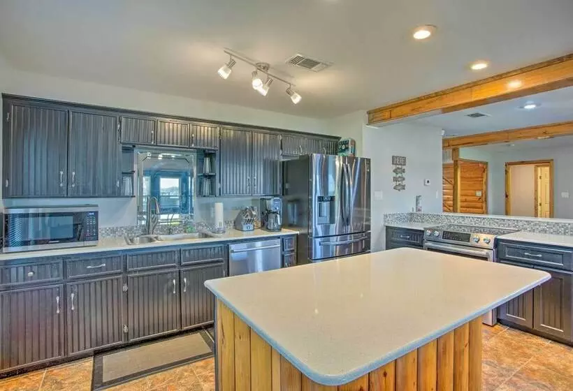 Waterfront Yantis Retreat W/ Deck & Zipline!