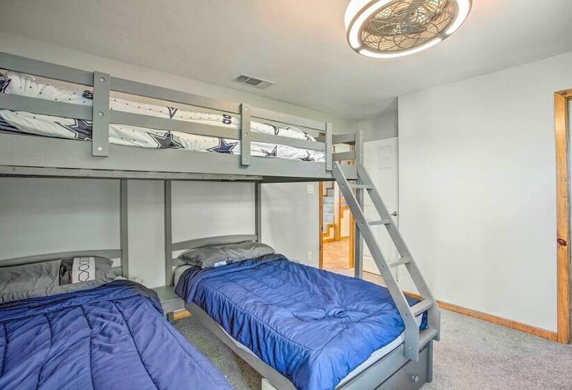 Waterfront Yantis Retreat W/ Deck & Zipline!