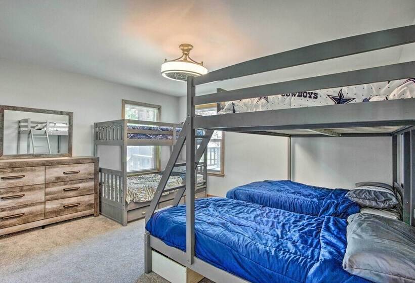 Waterfront Yantis Retreat W/ Deck & Zipline!