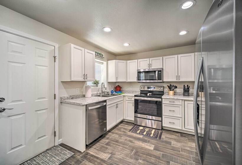 Welcoming Carlsbad Home Near Parks & Town!