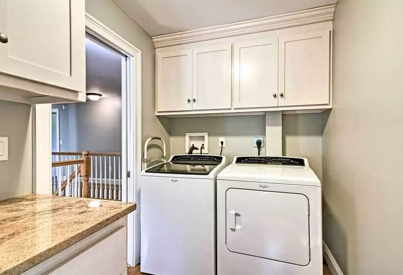 West Dover Home   3 Miles To Mount Snow Resort!