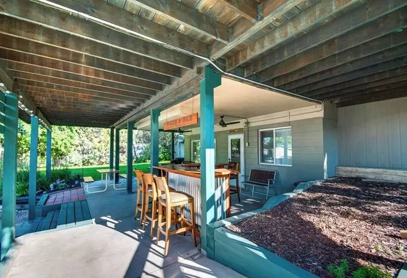 2 Level Home W/ Deck: 1/2 Mi To Lake Mcconaughy!